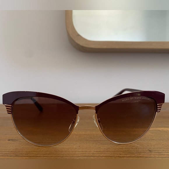 Marc by Marc Jacobs Maroon Gradient Cat Eye Sunglasses with Rose Gold Accent - Picture 4 of 6